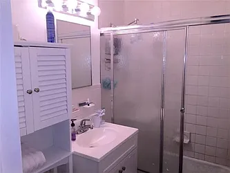 Rented by R New York