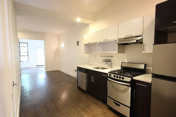 Rented by Nooklyn NYC LLC | media 23