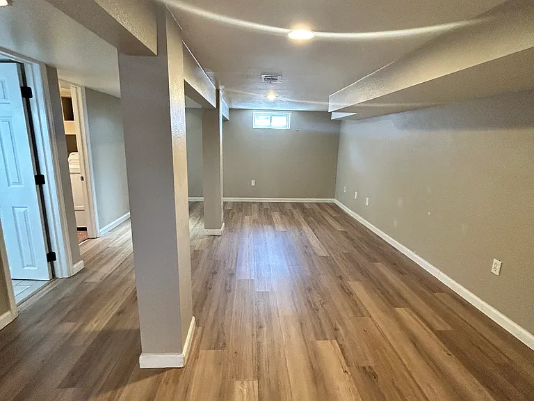 120 S Meade St — Photo 14