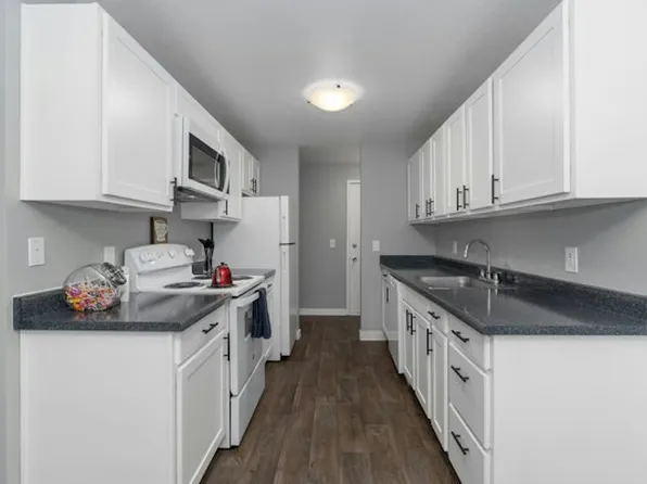 Conestoga Park Apartments