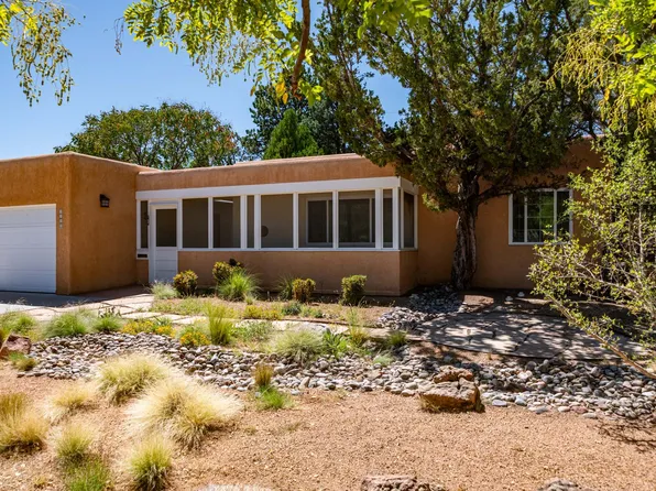 3822 La Hacienda Dr NE, Albuquerque, NM 87110