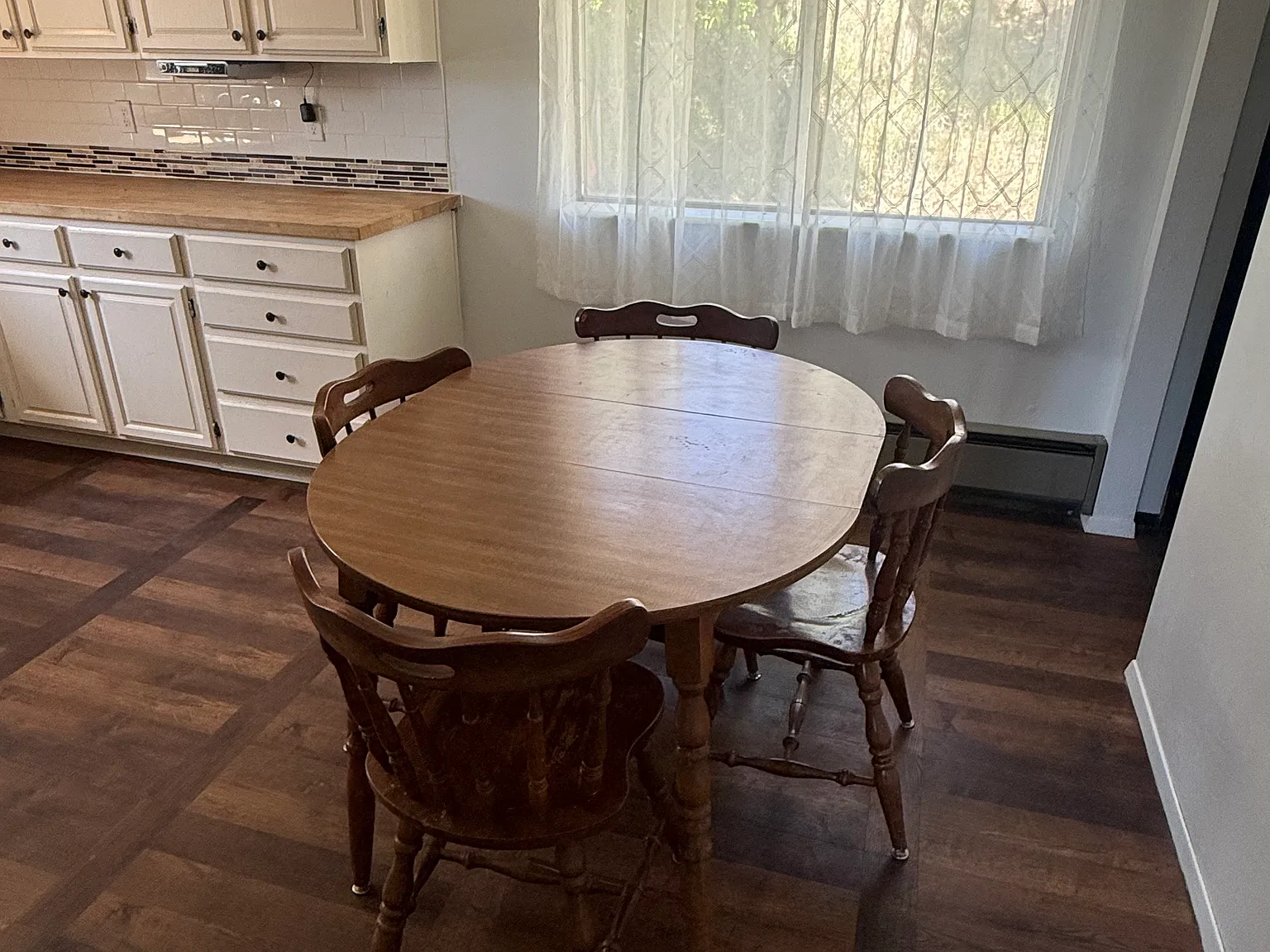 3 bed, 1200 sqft, $1,100 — Photo 4