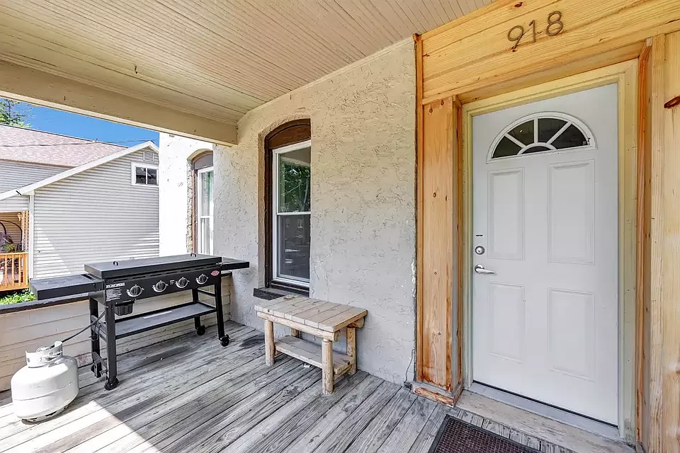 3 bed, 971 sqft, $1,500 — Photo 3