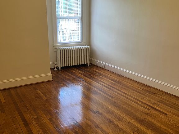 3rd image of 2914 Park Ave #1