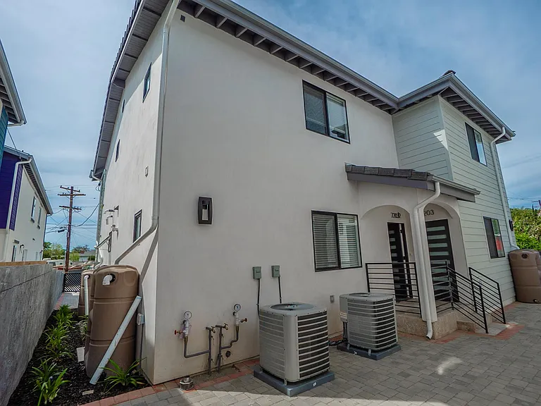 7203 S La Cienega Blvd #7203 — Photo 29