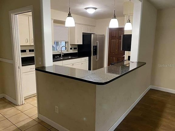 3rd image of 1307 W Wellington Dr