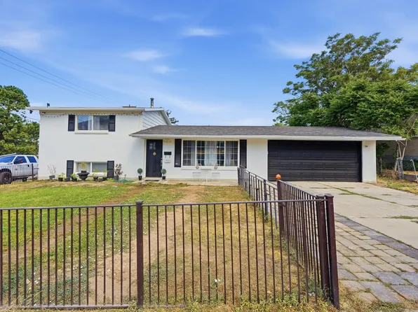 551 Upland Dr, Tooele, UT 84074