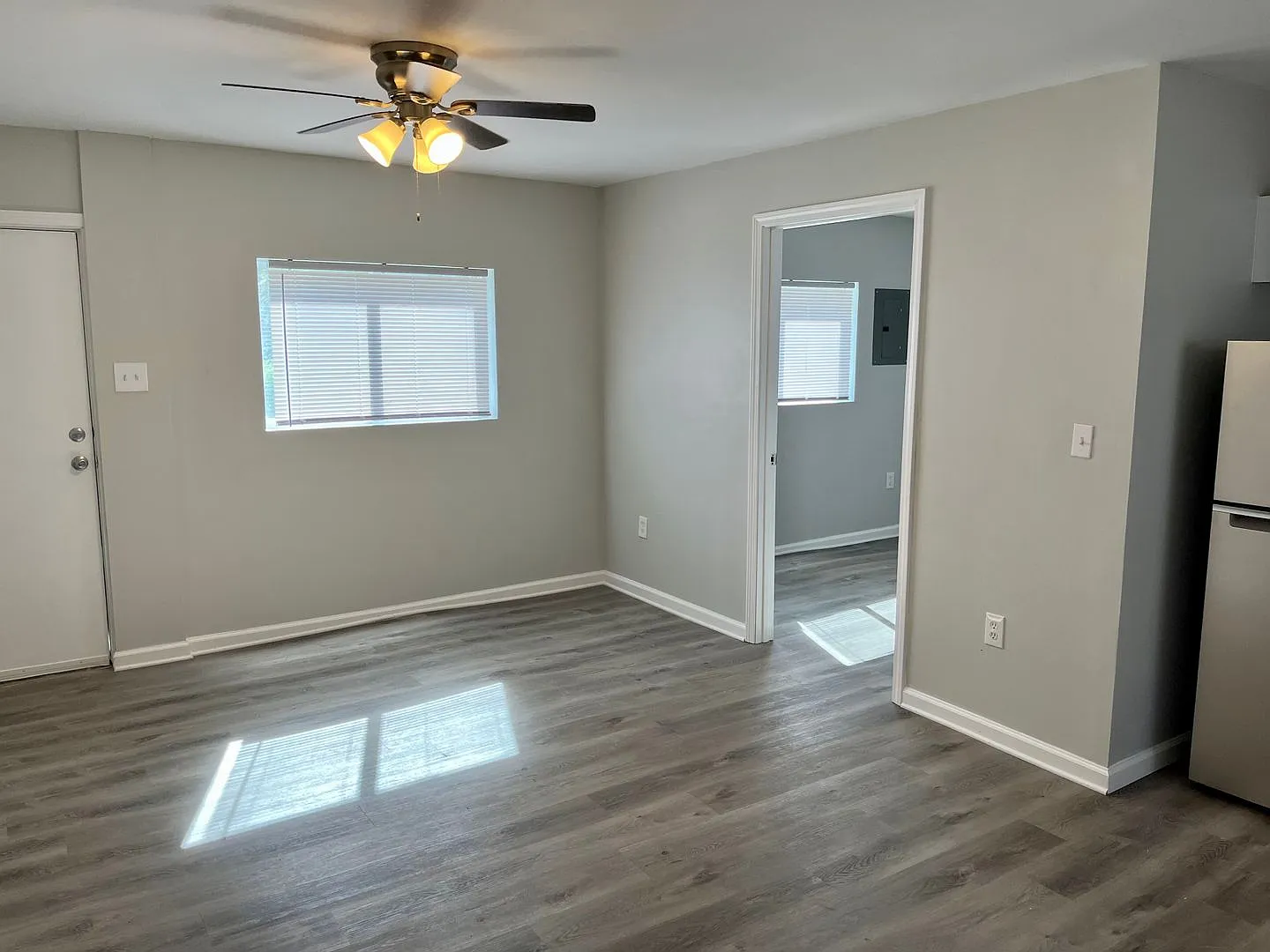 1 Bedroom with Garage in Alton — Photo 3