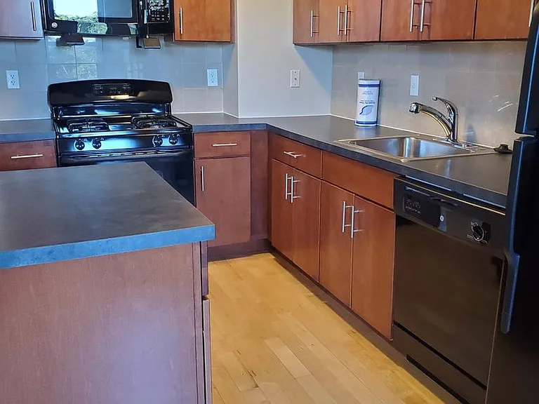 11 Camelot Ct #3A — Photo 1