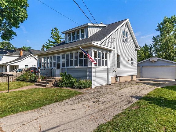 3rd image of 315 ROBBINS STREET