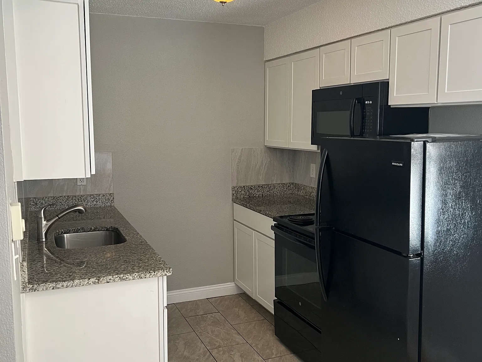 1 bed, $885 — Photo 2
