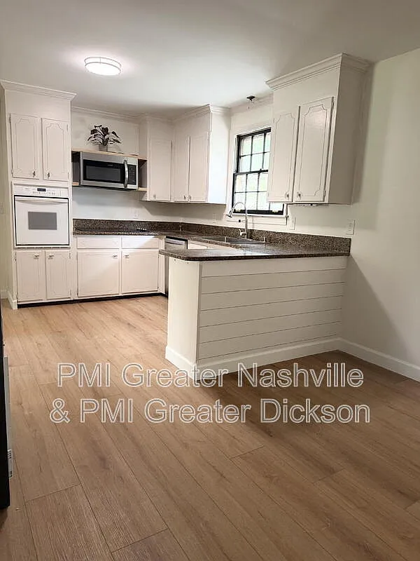 3 bed, 3.0 bath, 2000 sqft, $2,550 — Photo 3