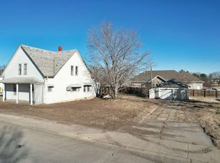 804 Main St, Victoria, KS 67671