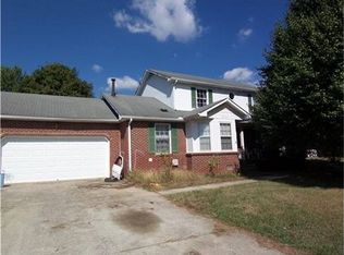 2502 Riverstone Dr, Murfreesboro, TN 37128