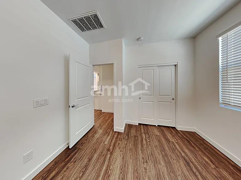 4218 S 105th Dr — Photo 19