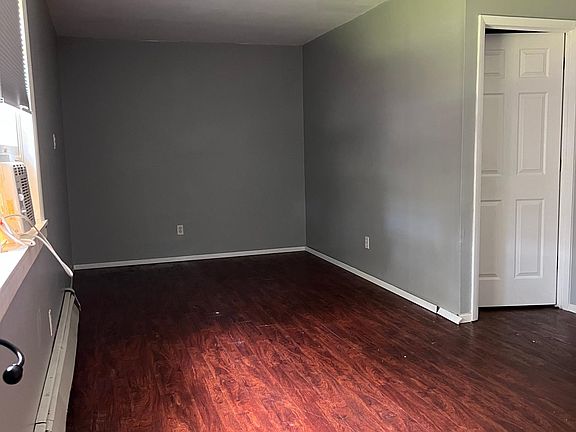 5th image of 18 Sugarbush Ln Floor 2