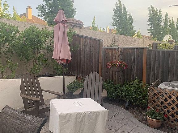 4th image of 384 Karelian St