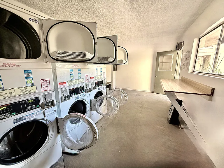 Large laundry w/3 stacking sets