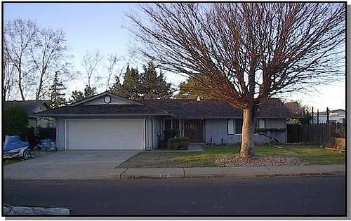 876 Seminole Dr photo 1