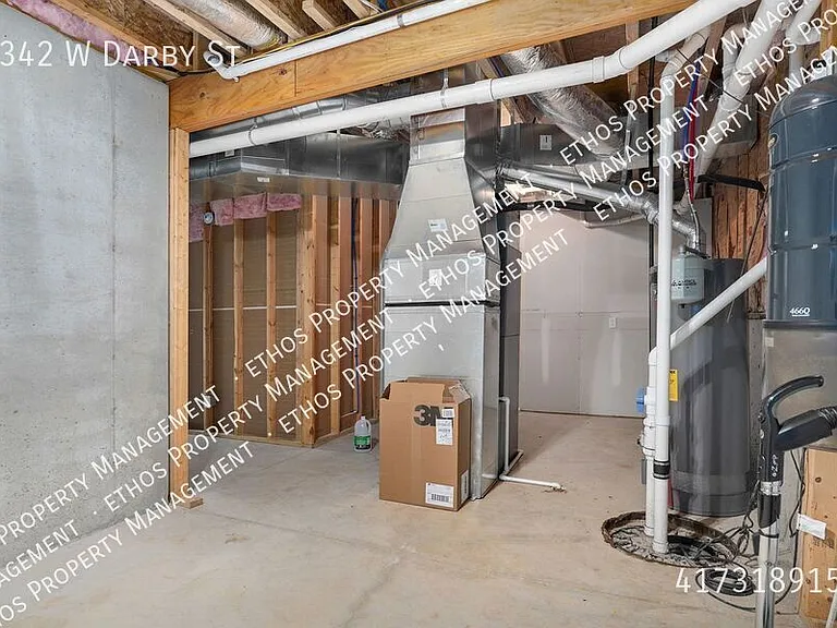 2342 W Darby St — Photo 49