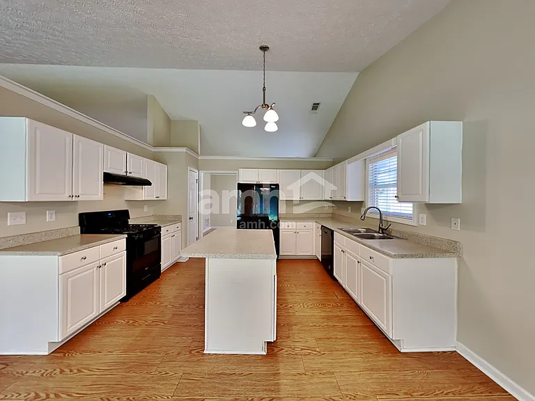 4620 English Oaks Ln — Photo 3