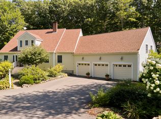 27 Pleasant Ridge Dr, Camden, ME 04843