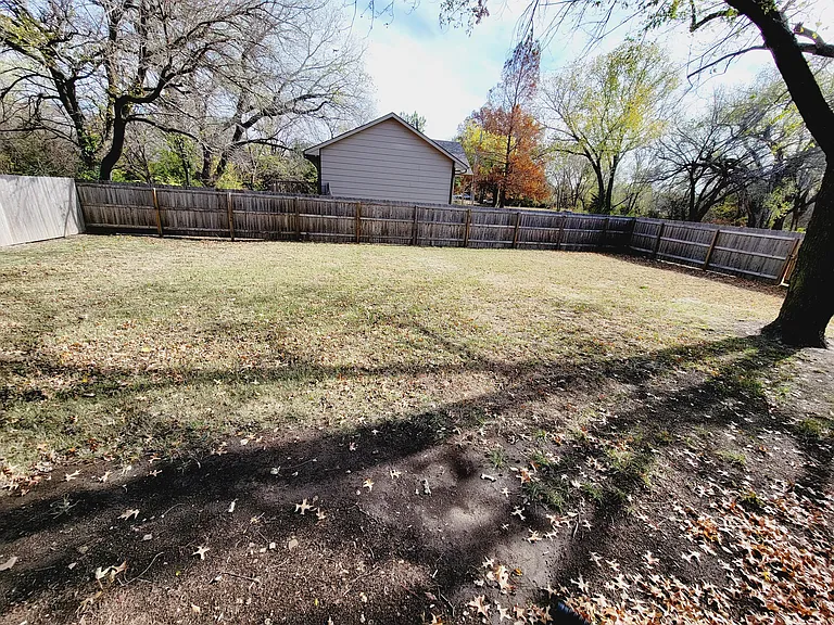 1744 S Lark Ln — Photo 23