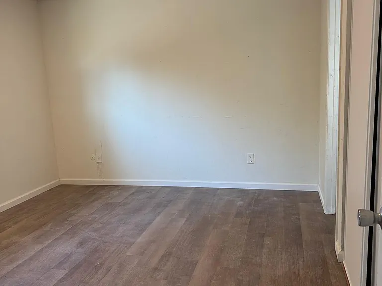 86 Huntington Cir — Photo 16