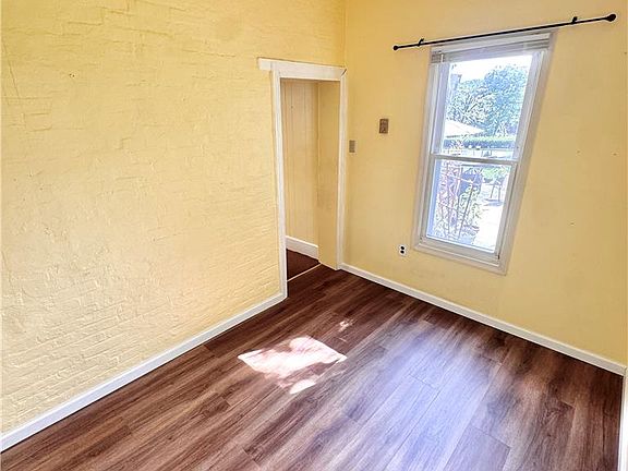 3rd image of 1847 E Emmaus Ave #4