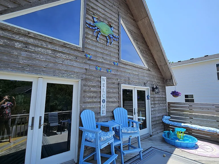 701 Teakwood Ln — Photo 3