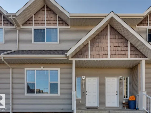 50 Lucky Pl #111, Sylvan Lake, AB T4S 0E3