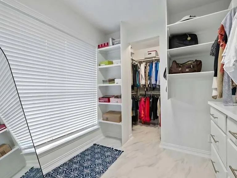 2913 Victoria Cv — Photo 25