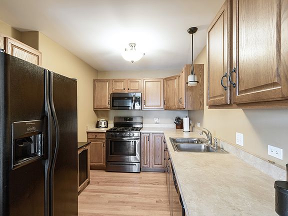 4th image of 726 Carlisle Dr Unit 0