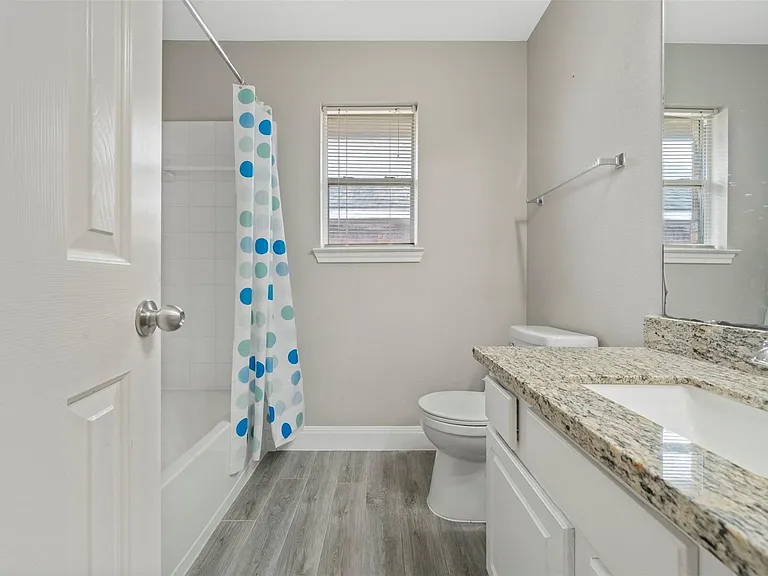 18235 Silver Timber Ct — Photo 26