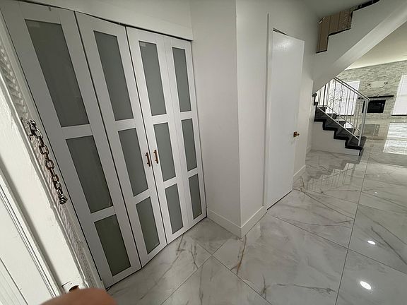 4th image of 6744 Canary Palm Cir