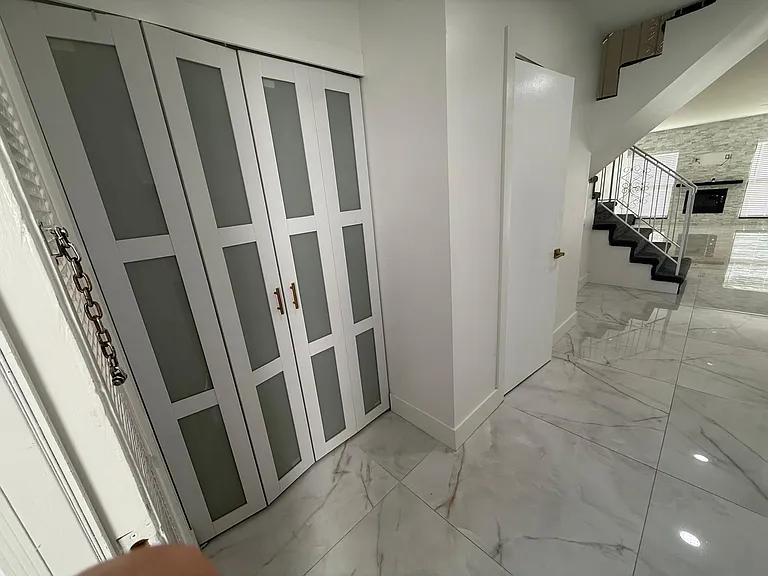 6744 Canary Palm Cir — Photo 11