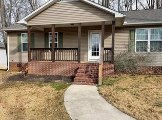 580 Forrest Cove Ln, Cookeville, TN 38501