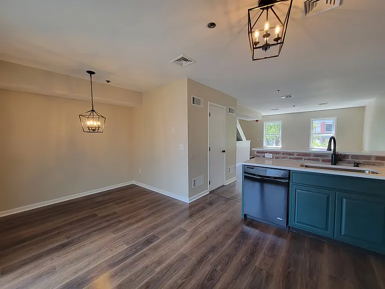 2135 N 2nd St — Photo 5