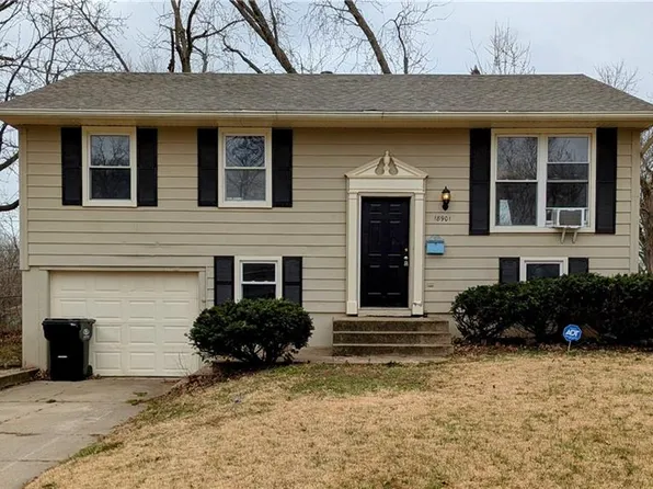 18901 E Susquehanna Rdg, Independence, MO 64056