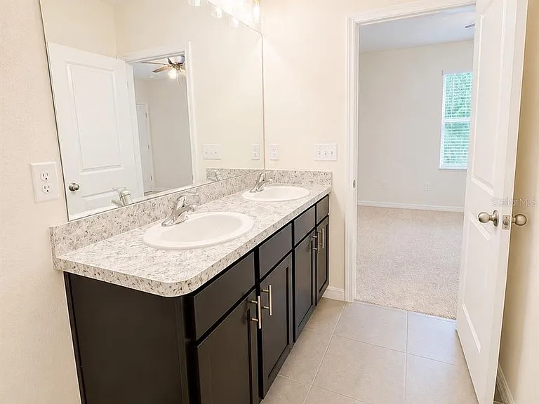 809 Lucent Sands Ct — Photo 14