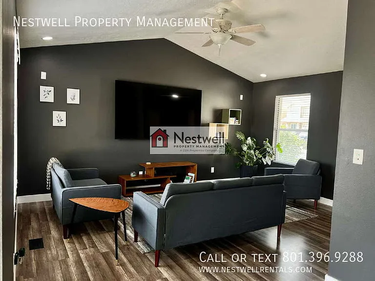 2358 E Hitching Post Dr — Photo 3