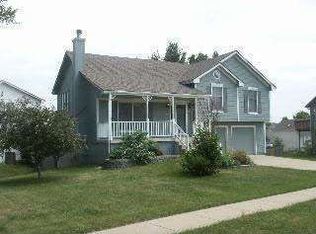 101 SW Drew Ln, Lees Summit, MO 64081