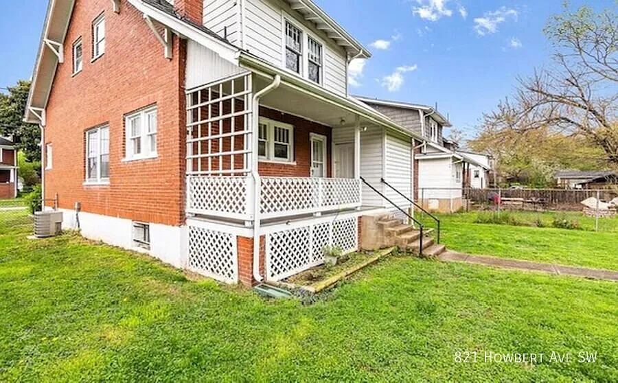 821 Howbert Ave SW