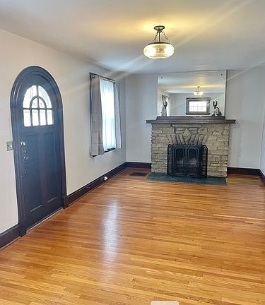 3rd image of 2716 Rosina Ave