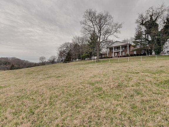 2nd image of 1427 Horse Mountain Rd
