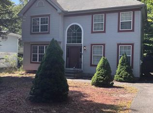 3308 Woodland Dr, Tobyhanna, PA