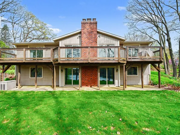 3050 Kenyon Ln, Middleville, MI 49333