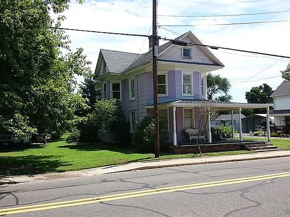 3rd image of 11 Clayton Ave