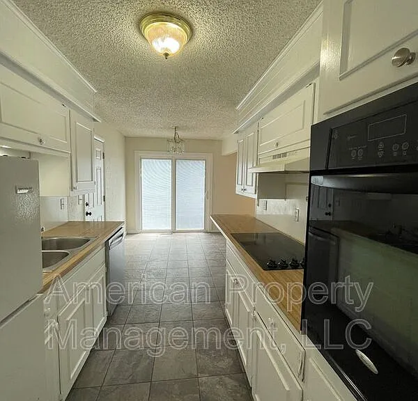 2907 S 67th East Ave — Photo 3
