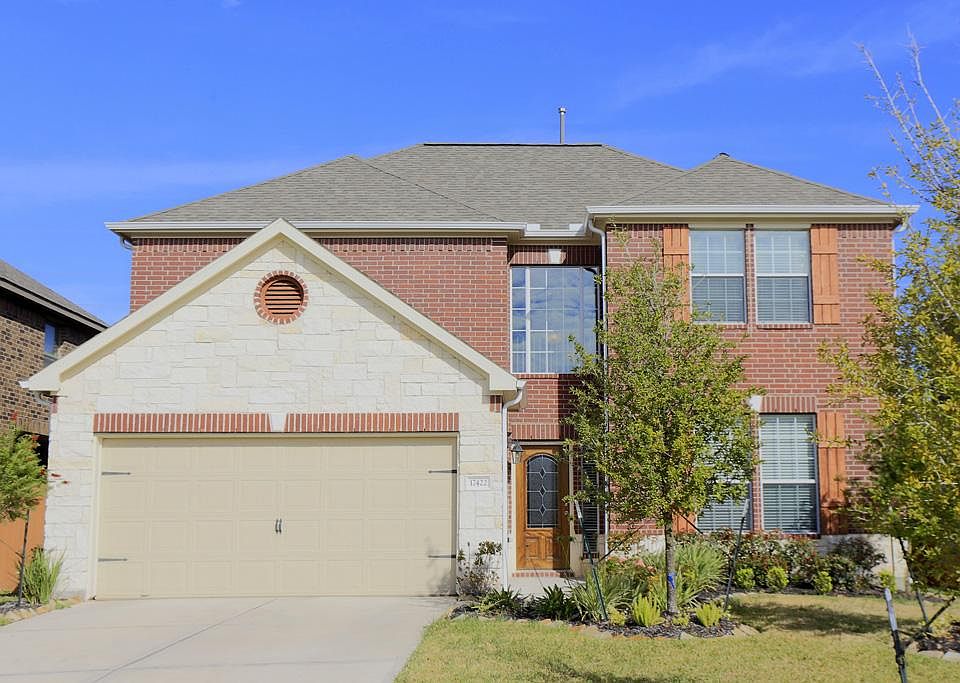1st image of 17422 Woodfalls Ln